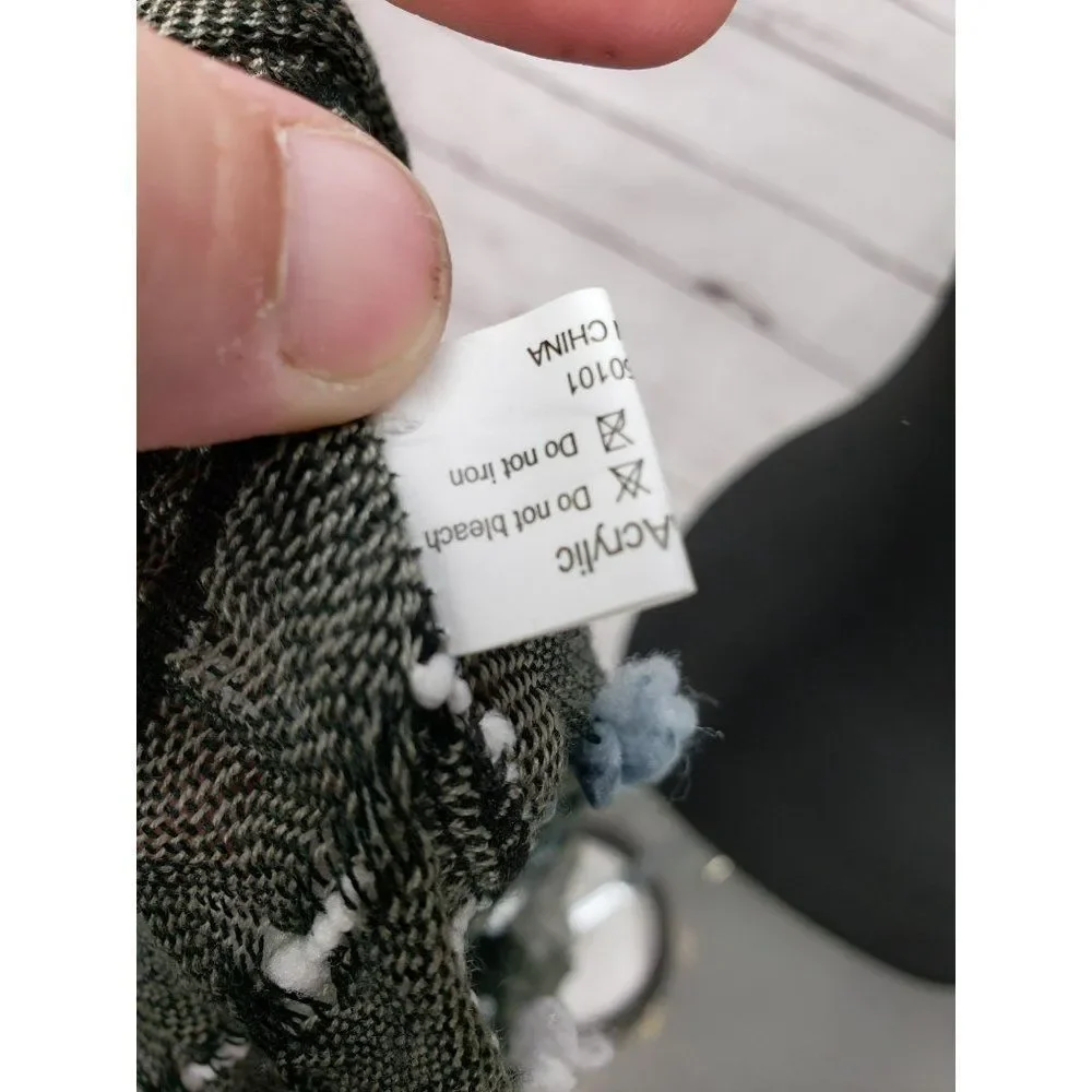 Anthropologie Gray black ombre Ruffle polyester‎ Infinity scarf